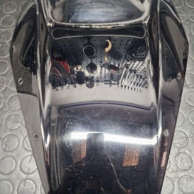 Carenagem preta brilhante para mota com texto YAMAHA