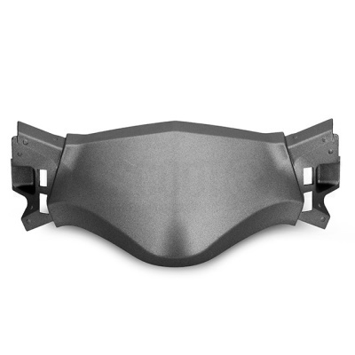 Parte frontal de equipamento em plástico cinzento escuro com superfícies lisas