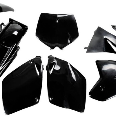 Peças plásticas pretas de moto com acabamento brilhante