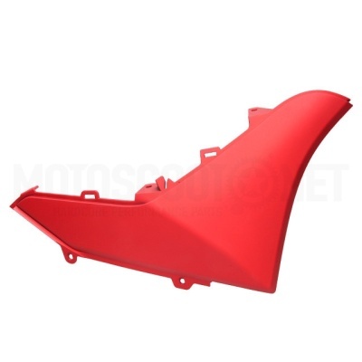 Peça lateral vermelha para mota em plástico com textura lisa
