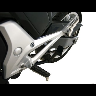 Detalhe da estrutura metálica e componentes de mota