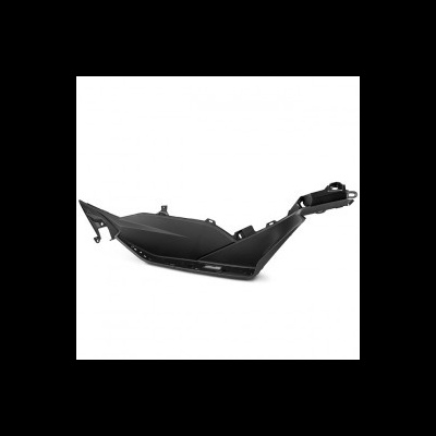 Parte de carenagem de moto preta sobre fundo branco