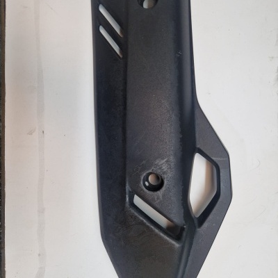 Proteção plástica preta para corrente de bicicleta ou motocicleta