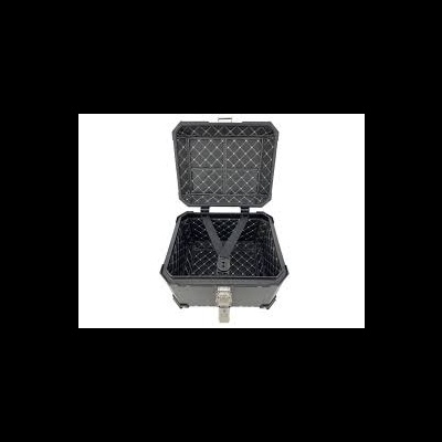 Mala rígida cinza com interior acolchoado e correias ajustáveis.