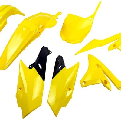 Conjunto de carenagens amarelas para moto com acabamento brilhante e peças pretas