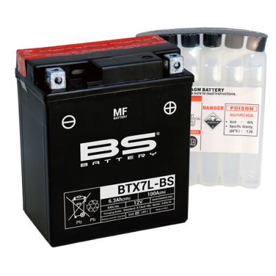 Bateria preta BS Battery modelo BTX7L-BS com embalagem de ácido sulfúrico em frascos transparentes