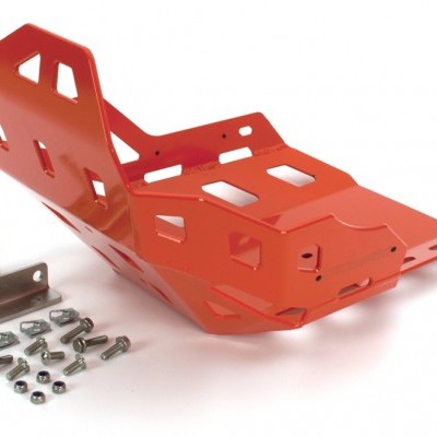 Proteção metálica laranja com parafusos e suporte cinza sobre fundo branco