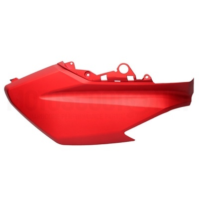 Peça lateral vermelha de motocicleta em plástico brilhante