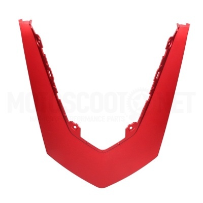 Peça plástica vermelha em formato V