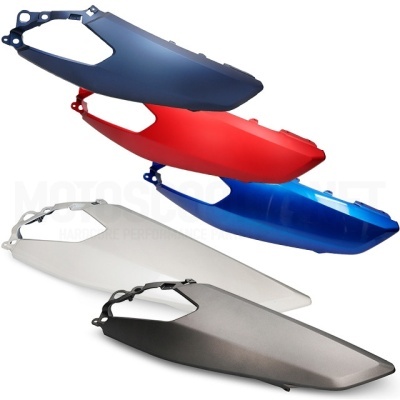 Cinco tampas laterais para moto em várias cores dispostas em fundo branco