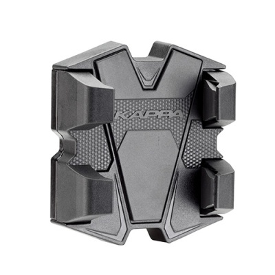 Peça em plástico preto com texto 'VAPOR' gravado e texturas variadas