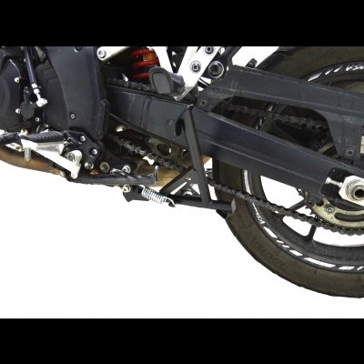 Parte traseira de motocicleta com corrente e roda