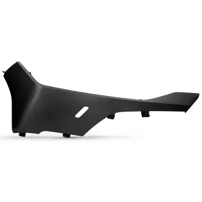Peça lateral preta de plástico para carro.