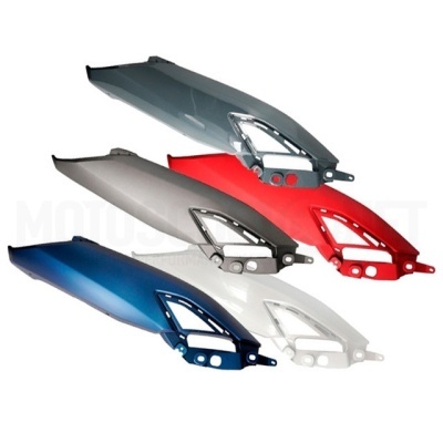 Capas laterais de motos em quatro cores diferentes colocadas em fundo branco