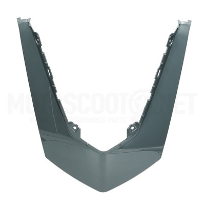 Peça de plástico cinzenta escura em formato angular em V com várias aberturas e encaixes