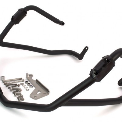 Barras de proteção e acessórios em metal preto fosco sobre fundo branco