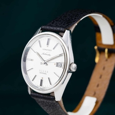 Relógio de pulso Longines com bracelete preta e mostrador branco
