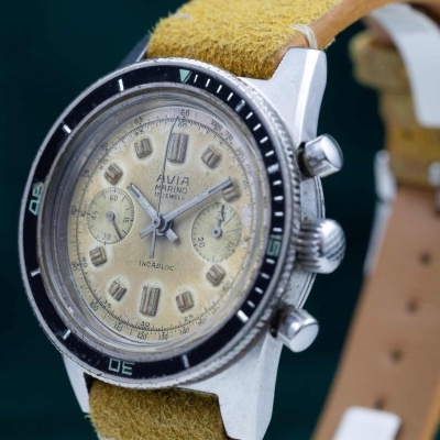 Relógio de pulso AVIA CHRONO com bracelete amarela em camurça