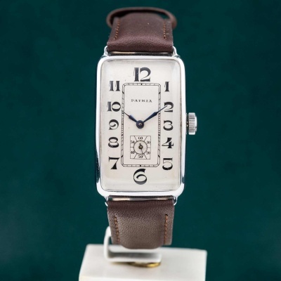 Relógio de pulso retangular PATRIA com pulseira castanha de couro
