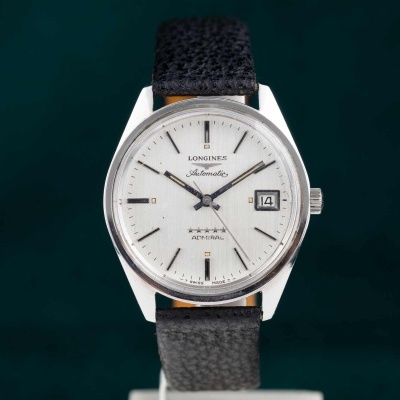Relógio de pulso Longines Automatic com mostrador branco e bracelete preta em couro