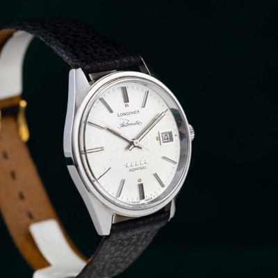Relógio de pulso Longines com pulseira preta e mostrador branco