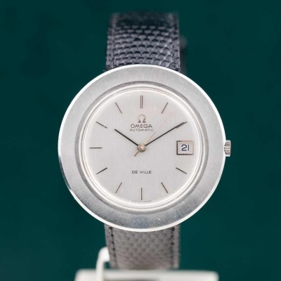 Relógio Omega De Ville prateado com bracelete preta
