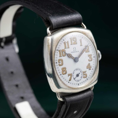 Relógio de pulso Omega com bracelete preta