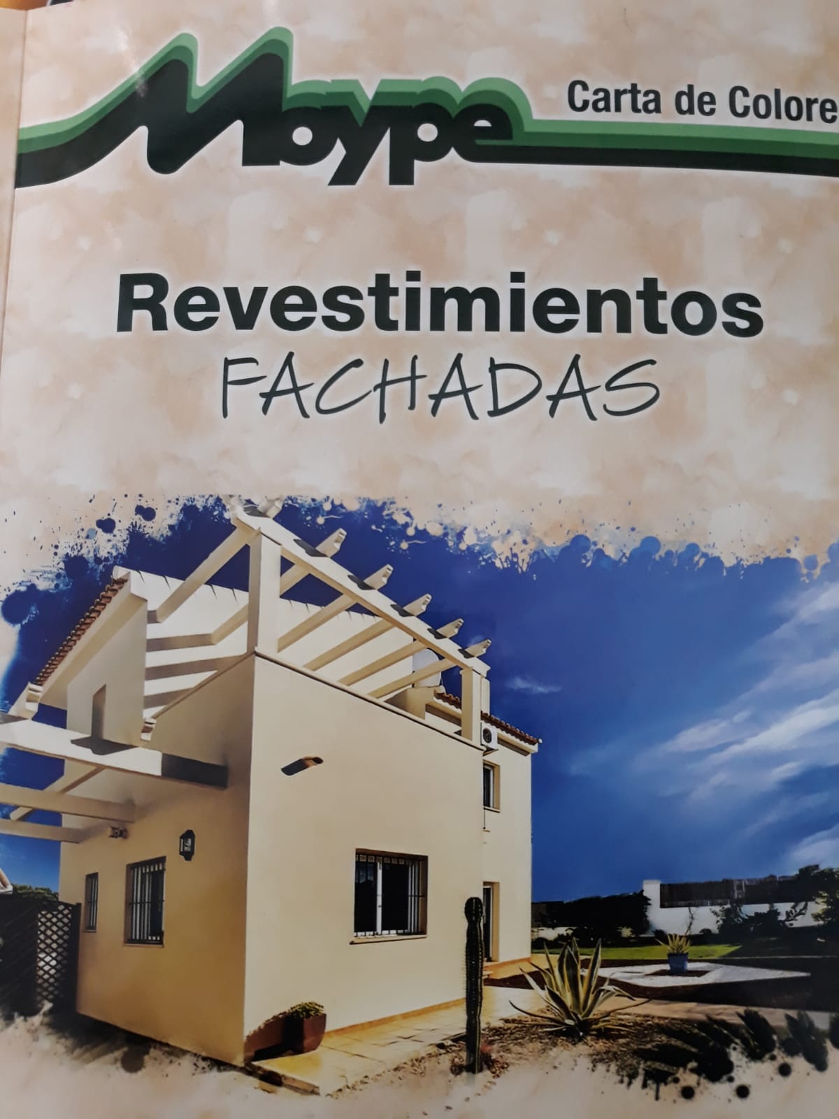Carta de cores Mype para revestimentos de fachadas com foto de casa