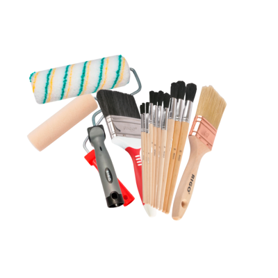 Conjunto de rolos e pincéis para pintura com cabos de madeira e plástico em várias cores.