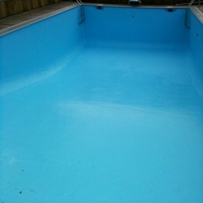 Tinta&#x20;de&#x20;Piscinas&#x20;Base&#x20;Solvente&#x20;4L&#x20;e&#x20;15L