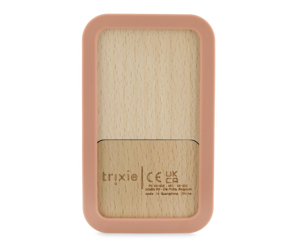 Brinquedo de madeira natural com moldura rosa e texto gravado.