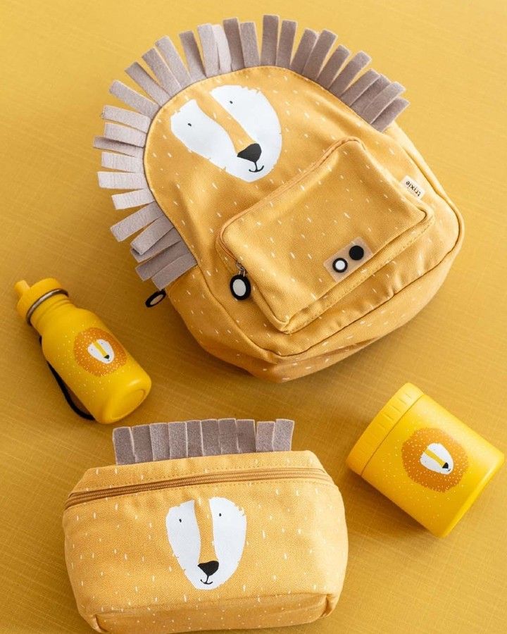 Conjunto amarelo de mochila, garrafa, lancheira e recipiente com design de leão para criança