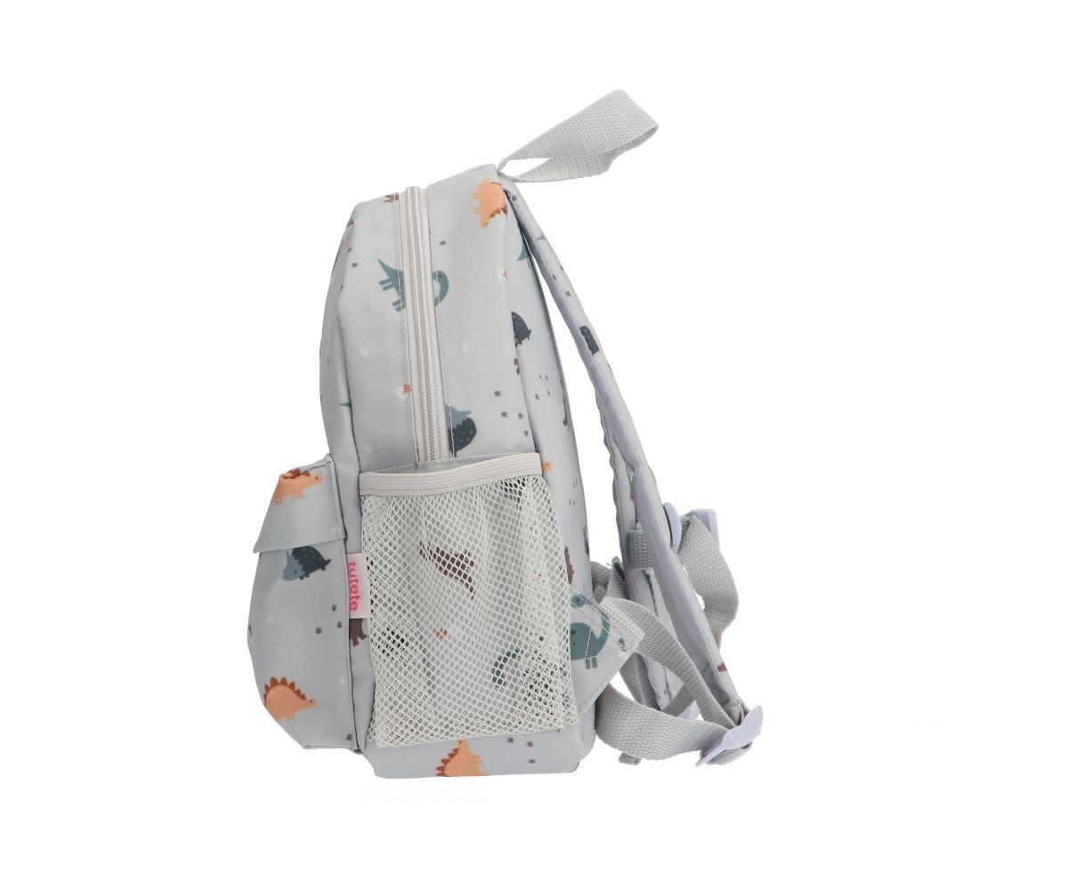 Mochila infantil cinza com padrão de dinossauros e bolso em rede