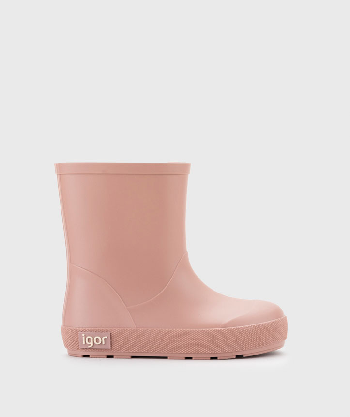 Bota de borracha rosa com etiqueta igor na sola lateral