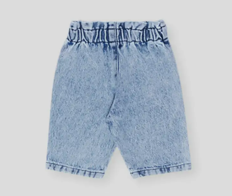 Calções de ganga azuis claros com elástico na cintura