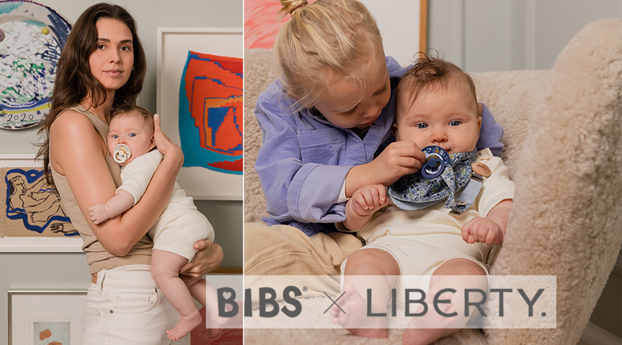 Mulher segurando bebé e criança com bebé sentados em poltrona com texto BIBS x LIBERTY