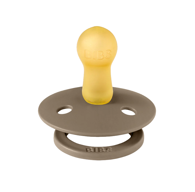 Chupeta BIBS amarela e castanha com palavra BIBS gravada