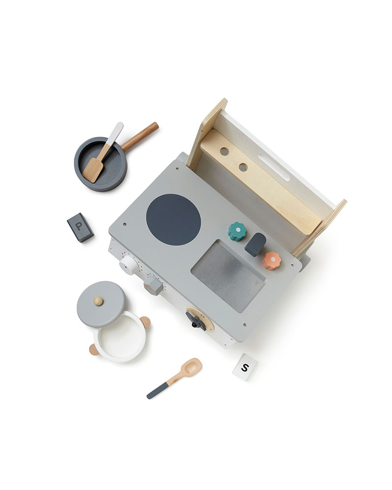 Conjunto de cozinha de brincar em madeira com fogão, forno, panela, frigideira e utensílios