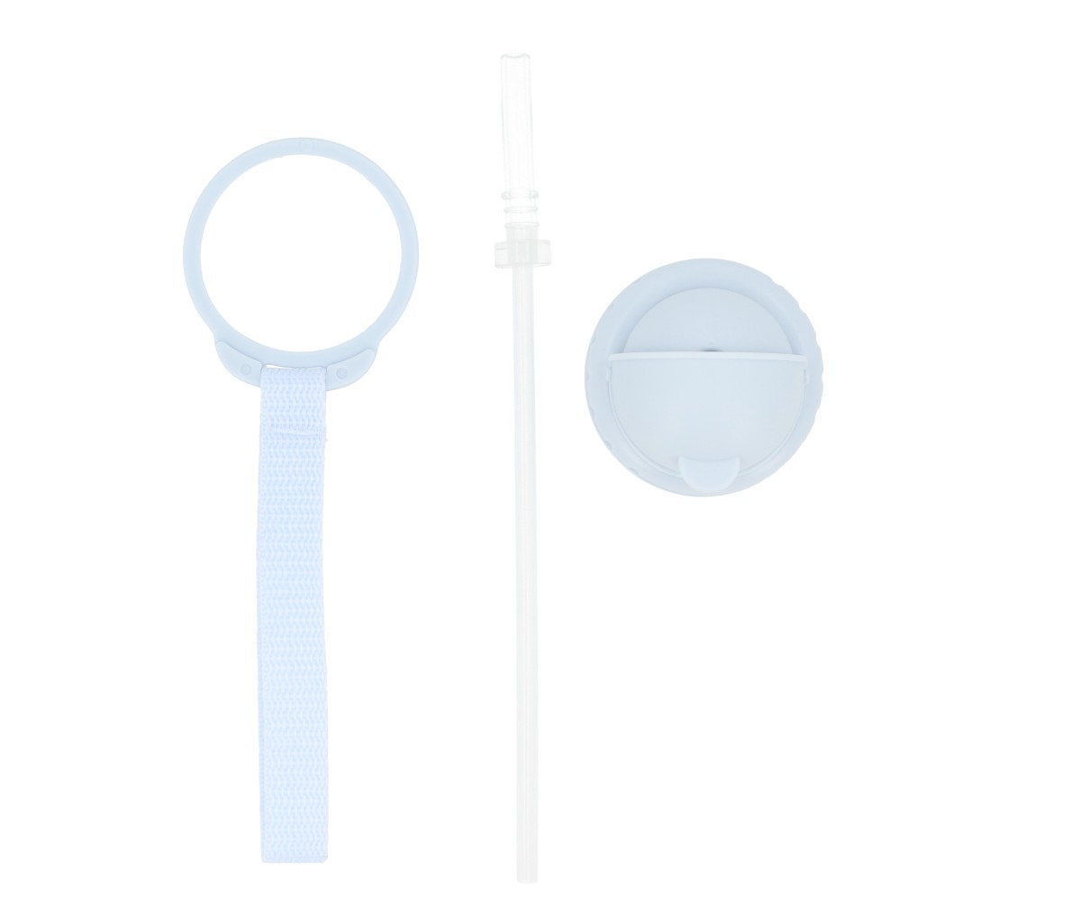 acessórios azuis claros para caçar insetos em fundo branco