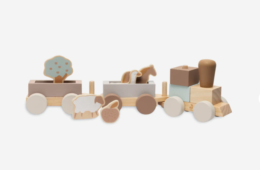 Comboio de brinquedo em madeira com figuras de árvore, cavalo e ovelha