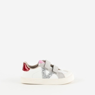 Ténis infantil branco com detalhes coloridos e fecho de velcro