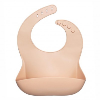 Babete de silicone bege com encaixes ajustáveis e bolso frontal