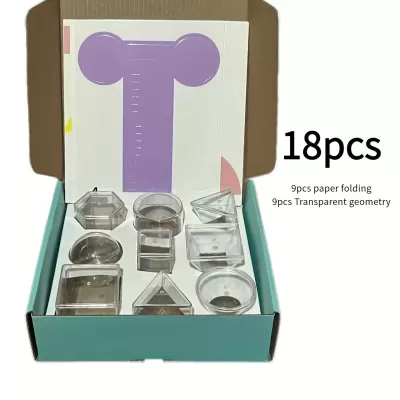 Conjunto de peças de papel para dobrar e peças de geometria transparentes em caixa aberta