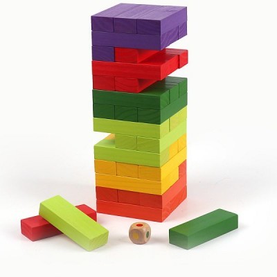 Jogo de blocos de madeira coloridos empilhados com dado
