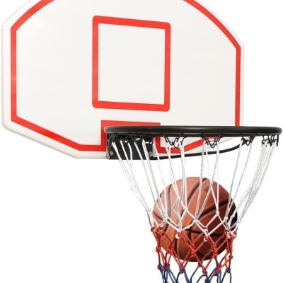 Tabela de basquetebol com aro e bola a passar pela rede