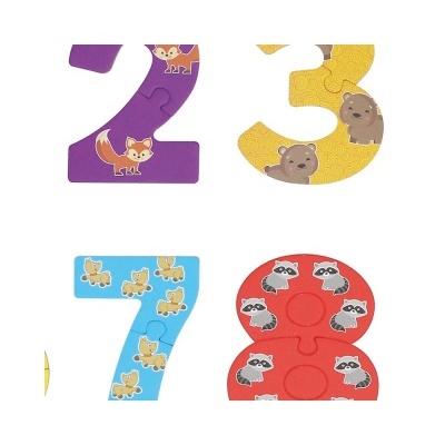 Peças de puzzle numéricas coloridas com desenhos de animais