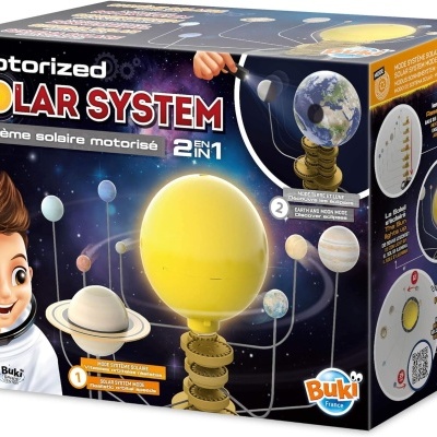 Conjunto educativo Motorizado Sistema Solar da Buki com planetas coloridos e sol amarelo em caixa