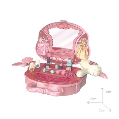 Porta-joias rosa de brinquedo com acessórios de beleza e espelho decorado