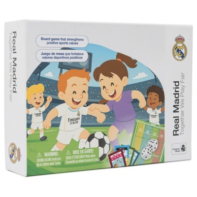 Caixa de jogo de tabuleiro Real Madrid com ilustração de crianças a jogar futebol e vários acessórios