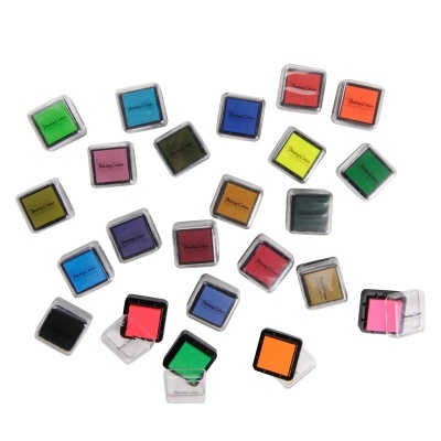 Almofadas de tinta coloridas para carimbos em caixas quadradas de plástico